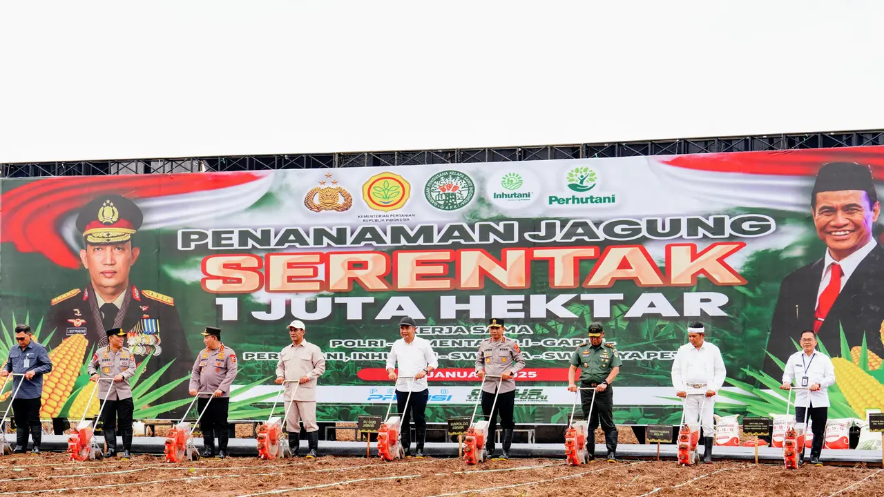 Kapolri Jenderal Listyo Sigit Prabowo (ketiga dari kiri) (Istimewa)