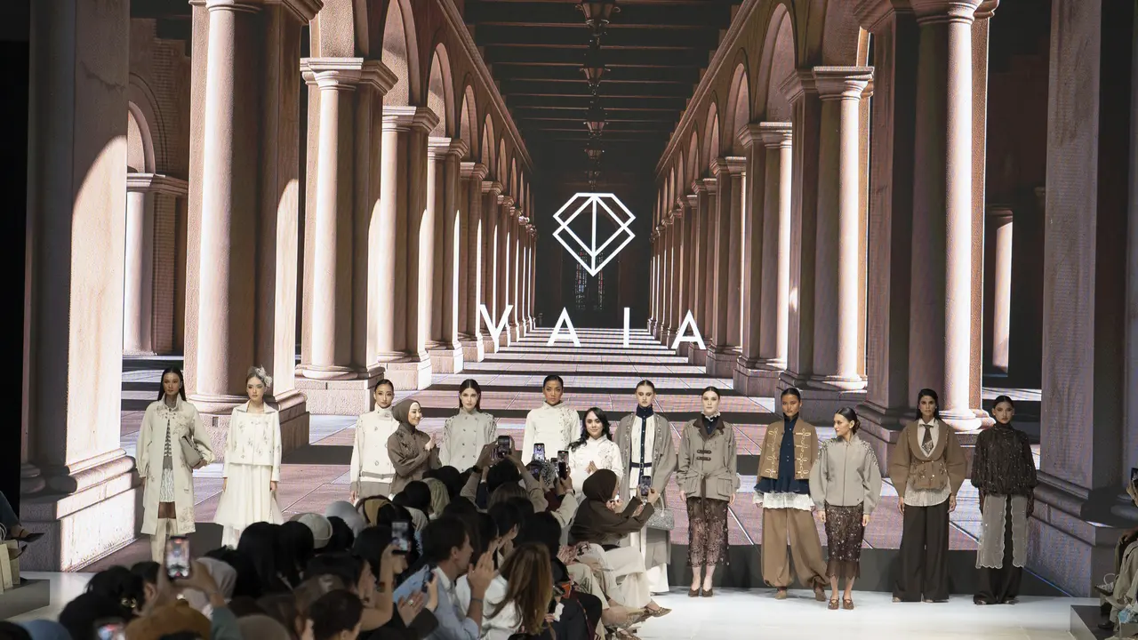 Power Dressing Tak Harus Terlihat Kaku, VAIA Rayakan Sisi Tegas dan Feminin Perempuan di JFW 2027