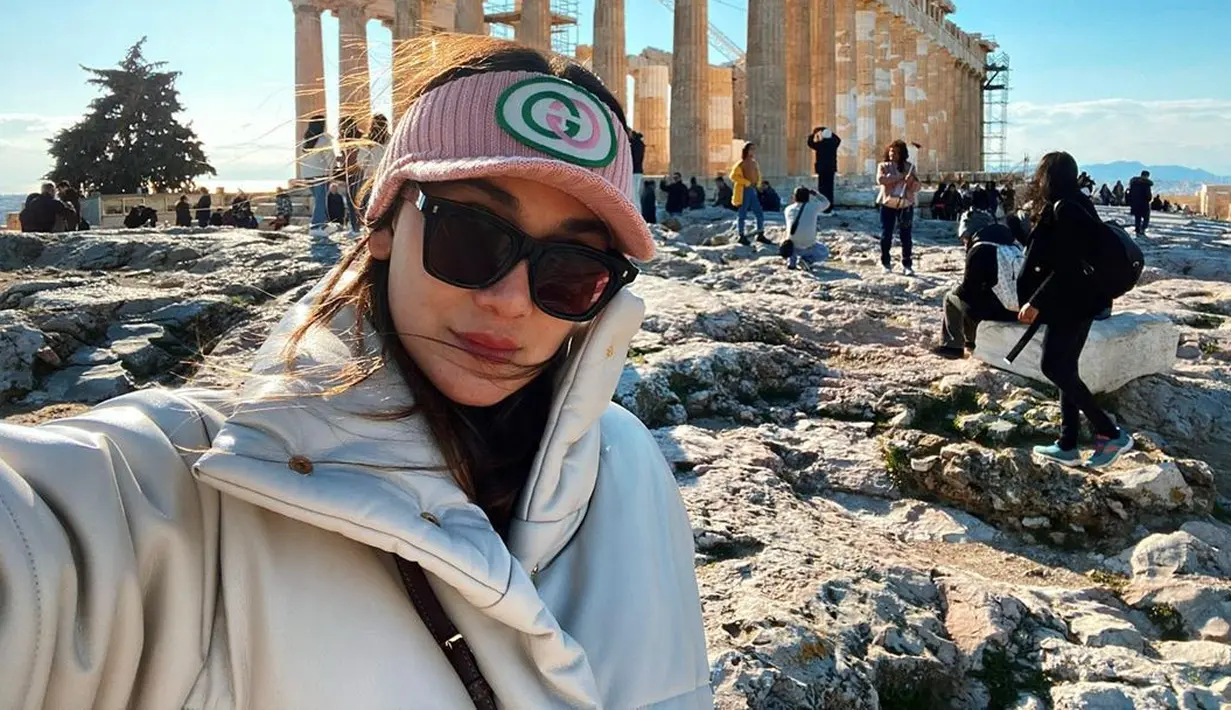 (Instagram/lunamaya)