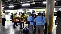 Insiden penusukan yang dilakukan oleh seorang wanita terjadi di Stasiun Akihabara, Jepang, mengakibatkan tiga pria terluka. (Twitter/@realzaidzayn)