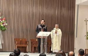 AHY hadiri Misa Perayaan Malam Paskah di Gereja Kalvari Paroki Lubang Buaya (Foto: Rifqy/Liputan6.com)