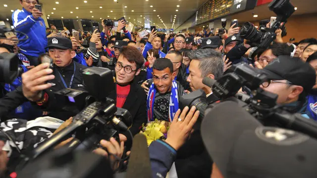 Carlos Tevez tiba di Tiongkok