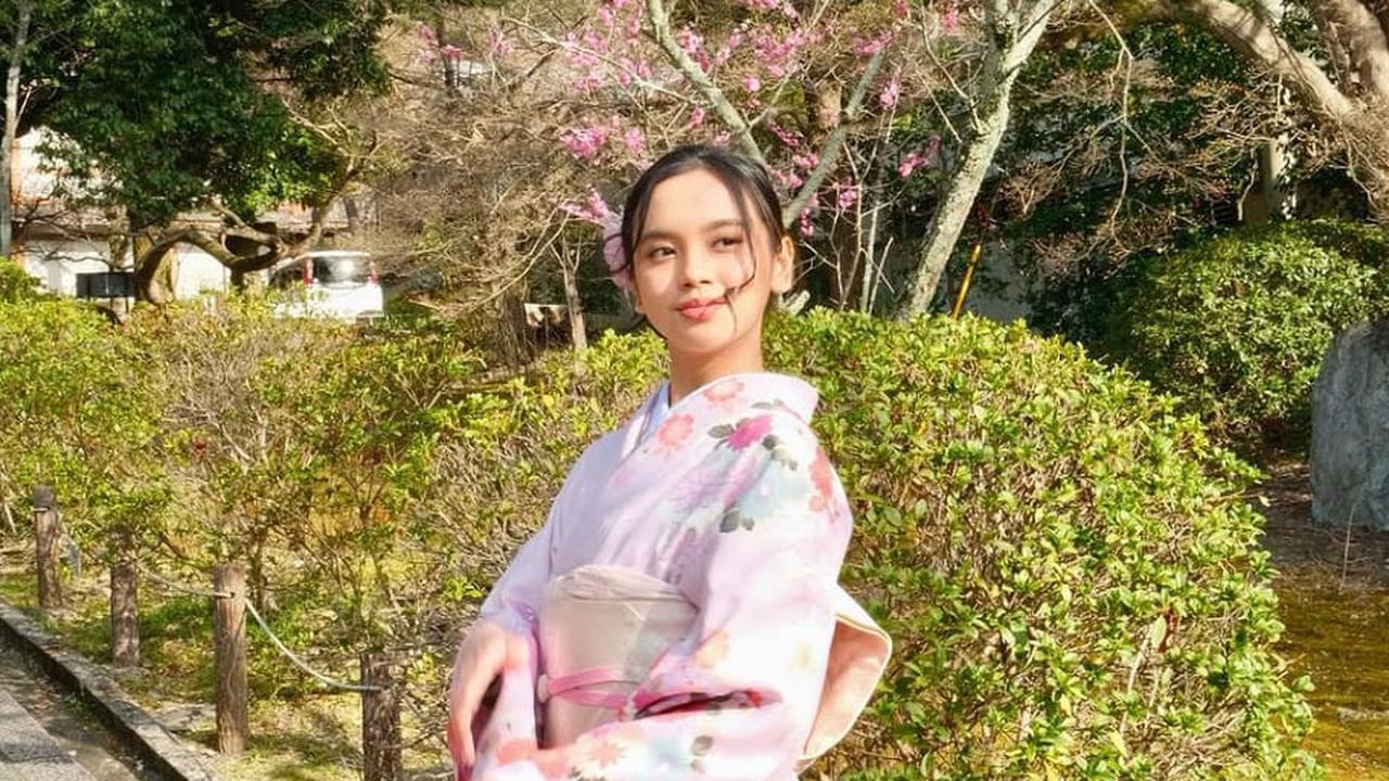 5 Potret Cantik Lyodra Liburan ke Jepang, Outfit Kimono Pancarkan Aura Menawan