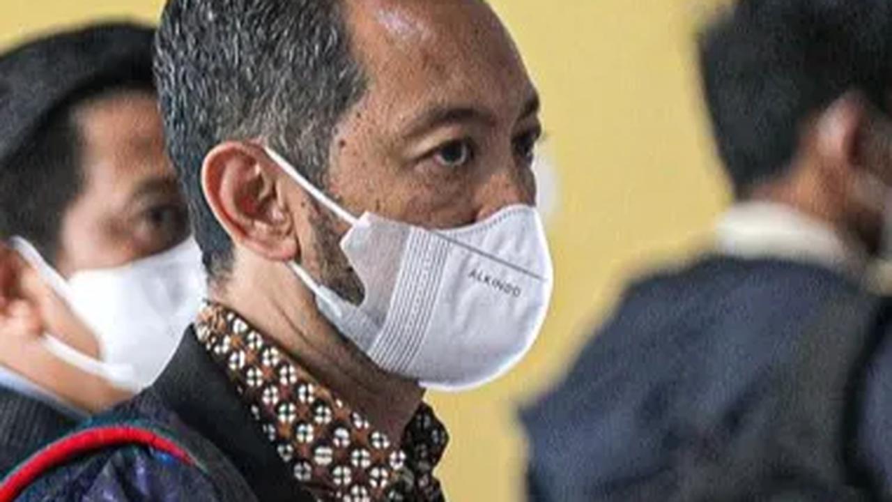 Menurut Alex, setiap rekomendasi yang dibuat dan disampaikan Andhi diduga menyalahi aturan kepabeanan termasuk para pengusaha yang mendapatkan izin ekspor-impor yang tidak berkompeten.
