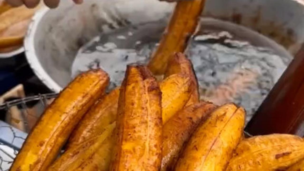 Awalnya Terjual 5 Porsi Kini Laku 3 Ton dalam Seminggu, Intip Kisah Inspiratif Pengusaha Pisang Geprek yang Viral