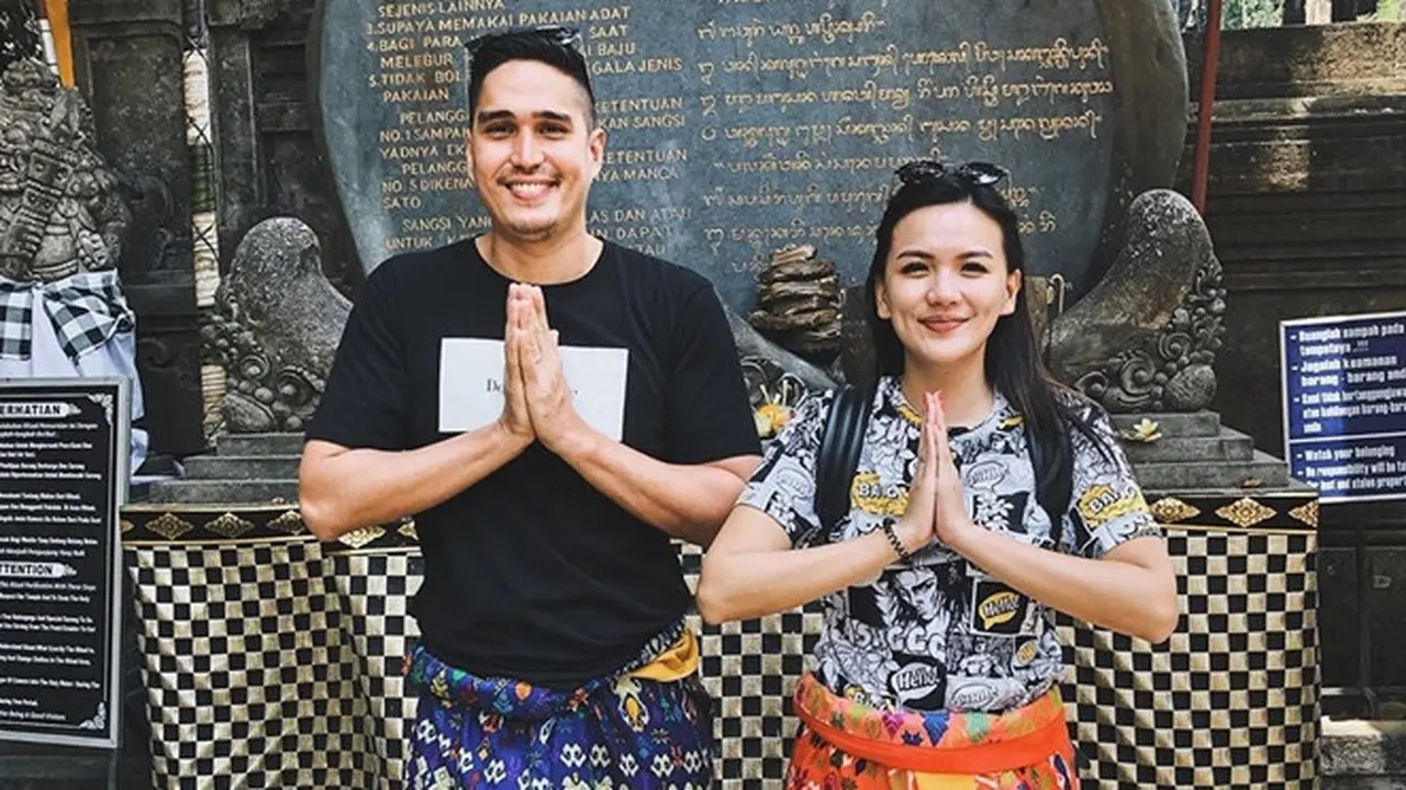 6 Potret Marcel Chandrawinata dan Istri Saat Liburan di Bali, Romantis