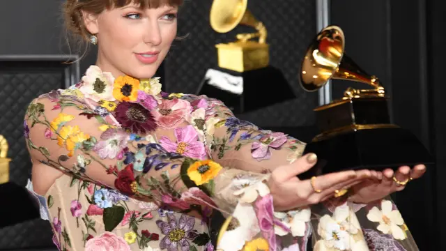 Bocoran Kandidat Desainer Gaun Pengantin Taylor Swift, Siapakah Itu?