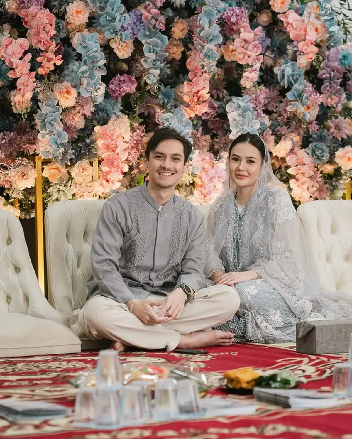 7 Potret Tasyakuran Kehamilan Sarah Gibson, Sempat Dua Kali Keguguran
