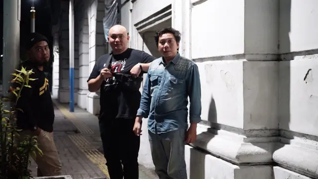 TIGA MAWARNIH