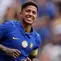 Gelandang Chelsea asal Argentina bernomor punggung 8, Enzo Fernandez, bereaksi setelah gagal mencetak gol dalam pertandingan persahabatan pramusim antara Chelsea dan Real Sociedad di Stamford Bridge, London, pada 15 Agustus 2026. (Adrian DENNIS/AFP)