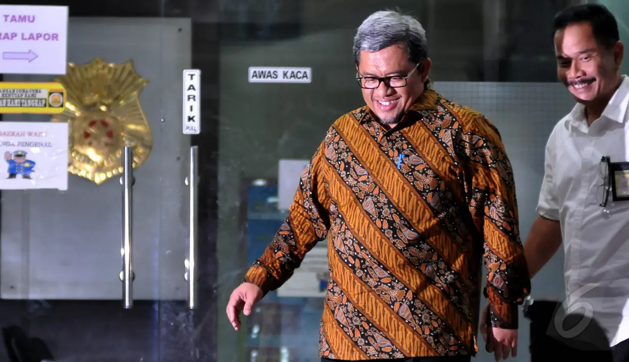 Suasana Bareskrim usai Ahmad Heryawan usai menjalani pemeriksaan di Bareskrim Polri, Jakarta, Jumat (15/5/2015). Aher diperiksa sebagai saksi selama 15 jam terkait kasus dugaan korupsi pembangunan Stadion Gedebage Bandung. (Liputan6.com/Johan Tallo)