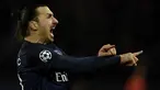 Ekspresi striker Paris Saint-Germain, Zlatan Ibrahimovic, setelah mencetak gol ke gawang Chelsea dalam babak 16 Besar Liga Champions di Stadion Parc des Princes, Paris, (16/2/2016). (AFP/Franck Fife)