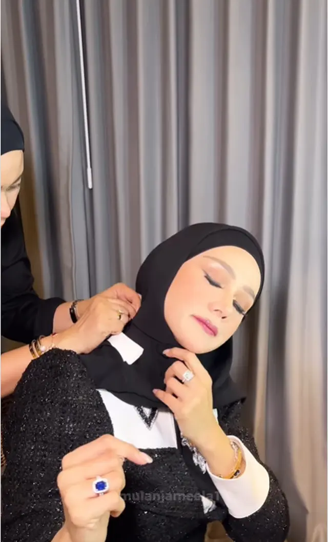 5 Potret Mulan Jameela pakai cincin blue sapphire, pesona mewah di setiap momen