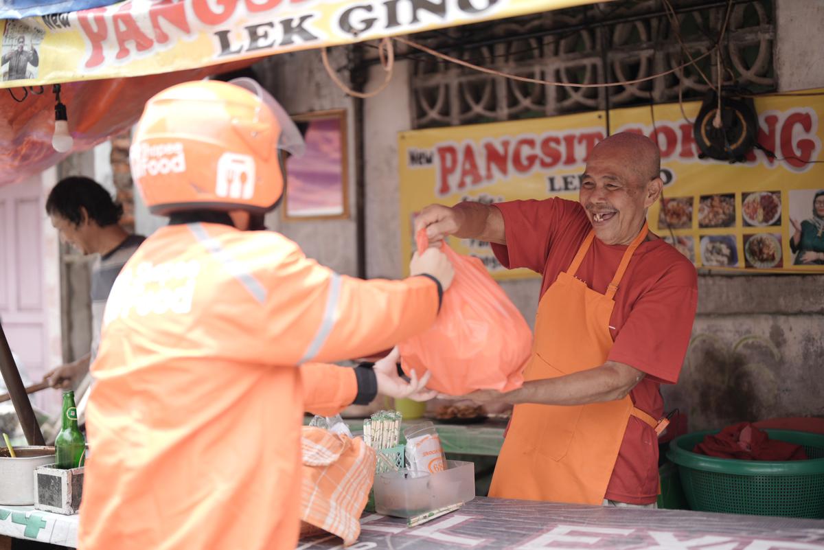 Pangsit Lek Gino menggunakan fitur ShopeeFood
