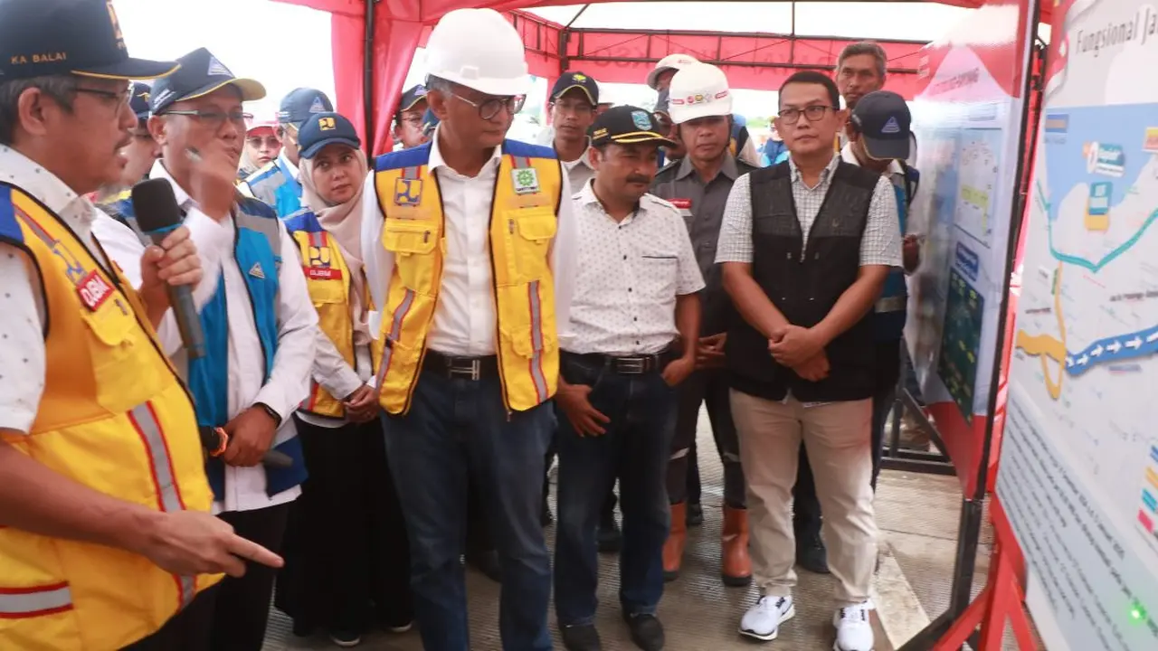 Menteri Pekerjaan Umum (PU) Republik Indonesia Dody Hanggodo melakukan pengecekan kesiapan jalan tol fungsional Probolinggo-Banyuwangi (Probowangi) segmen Gending-Kraksaan (Istimewa)