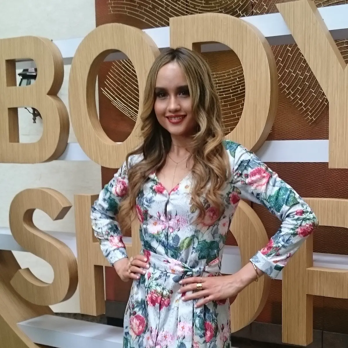 トップス OperaSPORT LAURA SHIRT/H beauty andyouth LAURA SEAMLESS SHIRT – OpéraSPORT