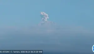 Gunung Semeru Erupsi Pagi Ini, Kolom Abu Capai 600 Meter