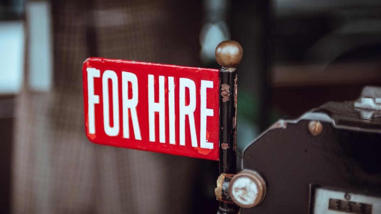 Lowongan Kerja. Unsplash/Clem Onojeghuo