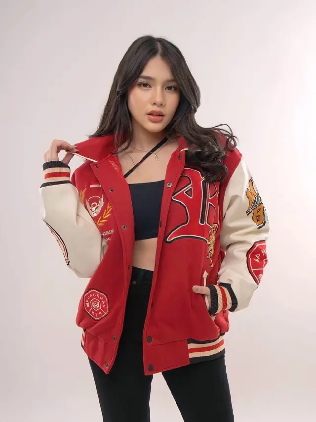 Selain Akting Ia Memiliki Kemampuan Bernyanyi