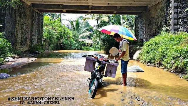 7 Potret Aksi yang Dilakukan di Tempat Tak Biasa Ini Bikin Geleng Kepala