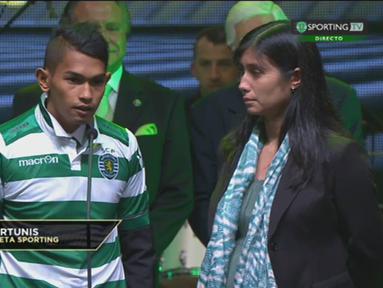 Martunis saat diperkenalkan sebagai pemain Sporting Lisbon. (Facebook/Martunis)