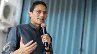 Balon Gubernur DKI Jakarta, Sandiaga Uno memberikan paparan di kantor DPC Demokrat, Jakarta, Sabtu (19/3). Kehadiran Sandi Uno untuk mengikuti rapat rakyat dengan tema “Kriteria Calon Gubernur Jakarta”. (Liputan6.com/Faizal Fanani)