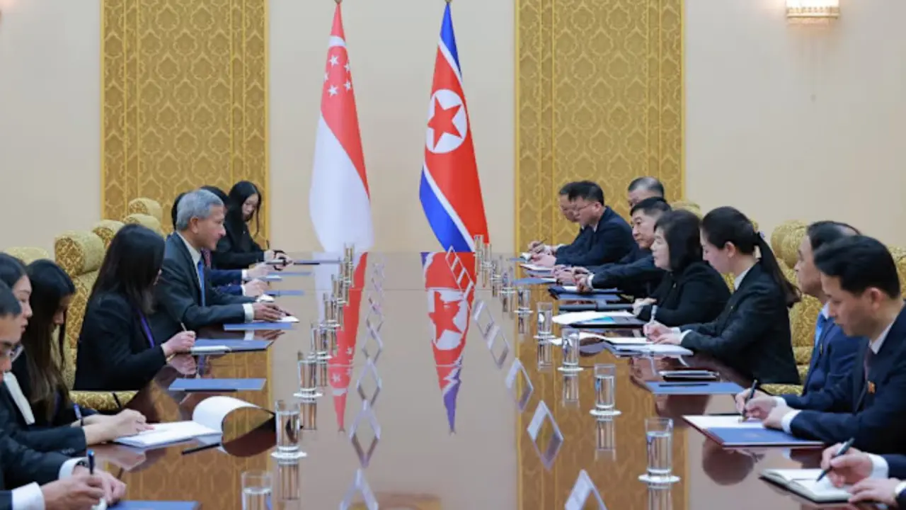 Menteri Luar Negeri Vivian Balakrishnan dan Menteri Luar Negeri Korea Utara Choe Son Hui bertemu di Pyongyang, Korea Utara, 26 Mei 2026. (Dok. Kantor Berita Pusat Korea - KCNA)