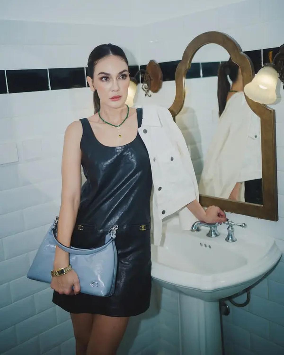 10 Inspirasi Gaya Rambut Ponytail ala Luna Maya, Beri Kesan Kasual hingga Glamor
