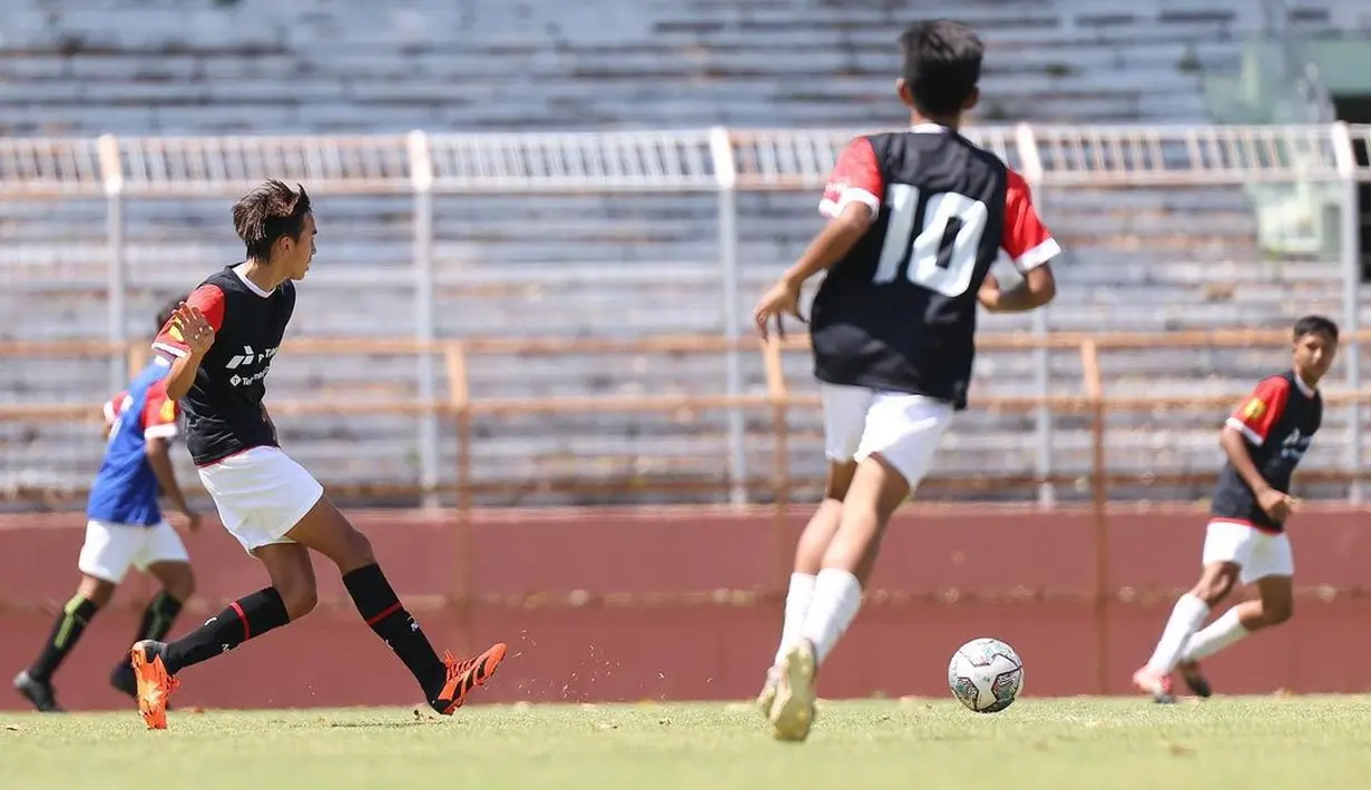 "Lionel Nathan Sinathrya Kartoprawiro. Satu lagi, pemain abroad Indonesia yang mengikuti seleksi Timnas Indonesia U17." Tulis ahmad.reza_85 [Instagram/lionel.sinathrya]