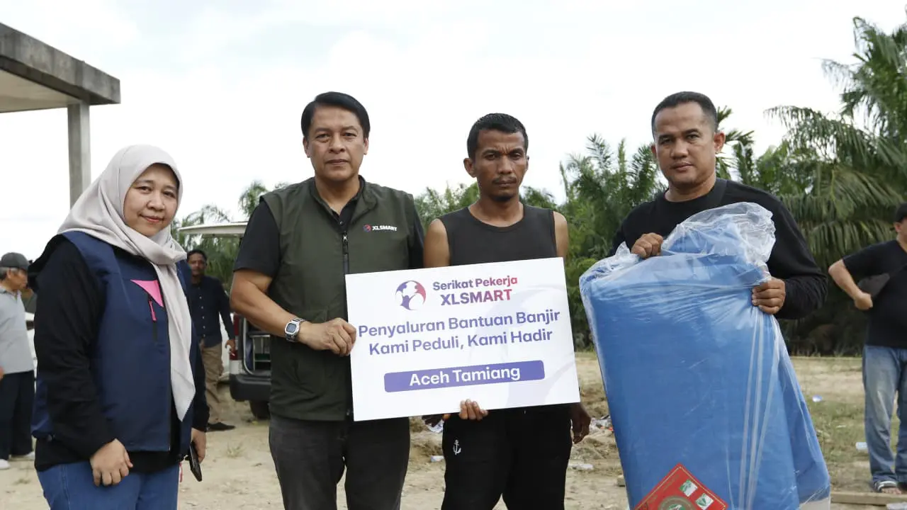 Serikat Pekerja menyalurkan bantuan kemanusiaan kepada warga terdampak banjir di Kabupaten Aceh Tamiang. (Istimewa)