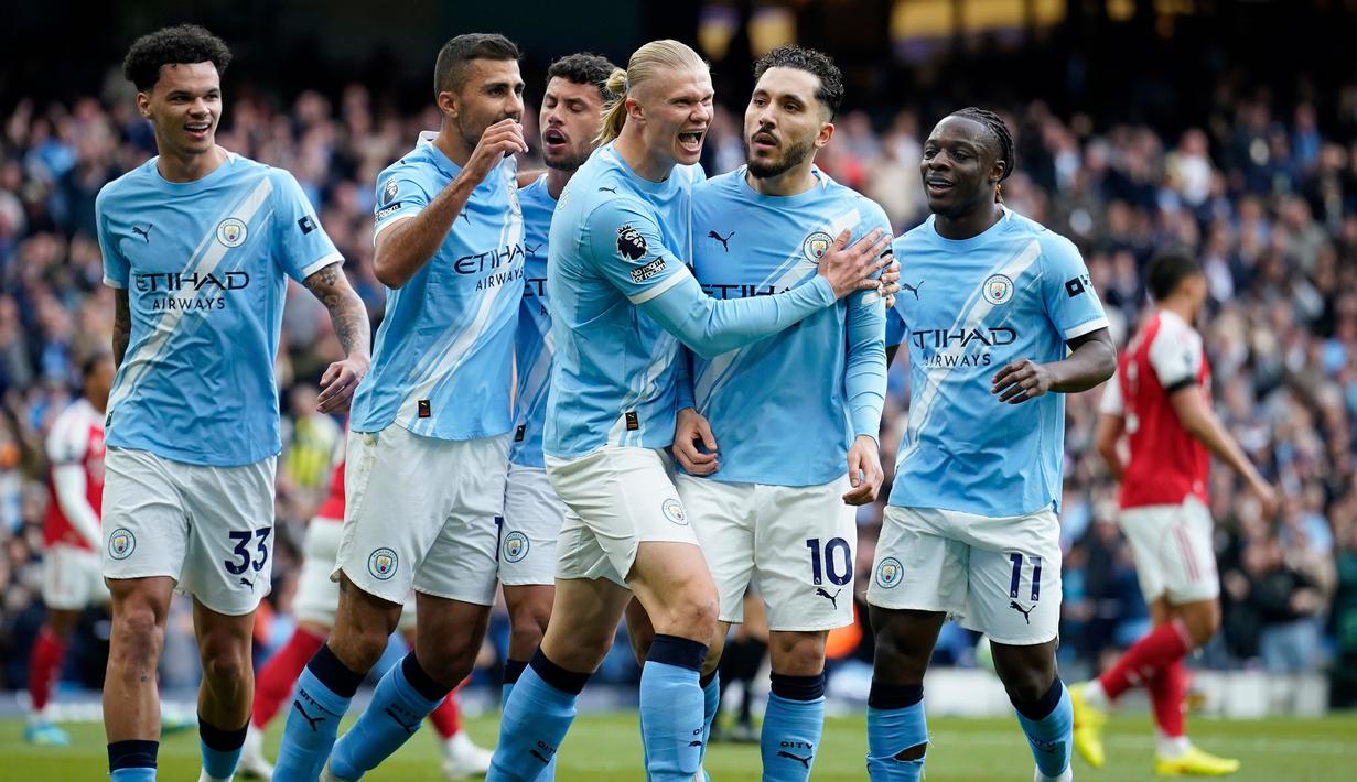 The Cityzens sejatinya sempat unggul terlebih dahulu melalui Rayan Cherki pada menit ke-12. Namun, tim tamu berhasil menyamakan kedudukan lewat Kai Haverz dua menit kemudian setelah berhasil memanfaatkan blunder dari kiper Gianluigi Donnarumma. (AP Photo/Dave Thompson)