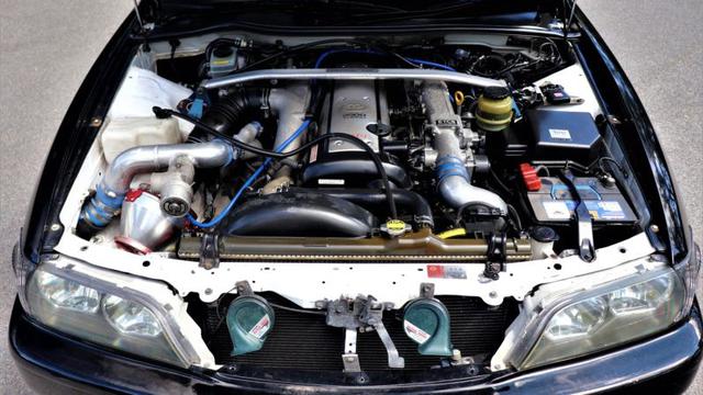 Toyota Chaser JZX100 dengan mesin 2JZ-GTE