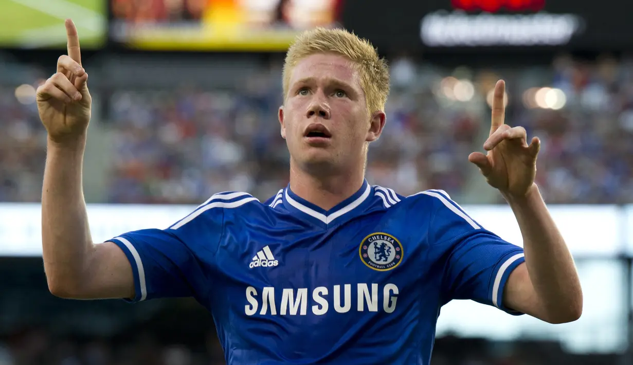Kevin De Bruyne. Gelandang ini didatangkan Chelsea dari KRC Genk pada tengah musim 2011/2012 dengan nilai 8 juta euro dan langsung dipinjamkan kembali ke KRC Genk dan Werder Bremen. Musim 2013/2014 ia baru memperkuat Chelsea hingga akhirnya dilepas ke Wolfsburg senilai 22 juta euro. (AFP/Don Emmert)