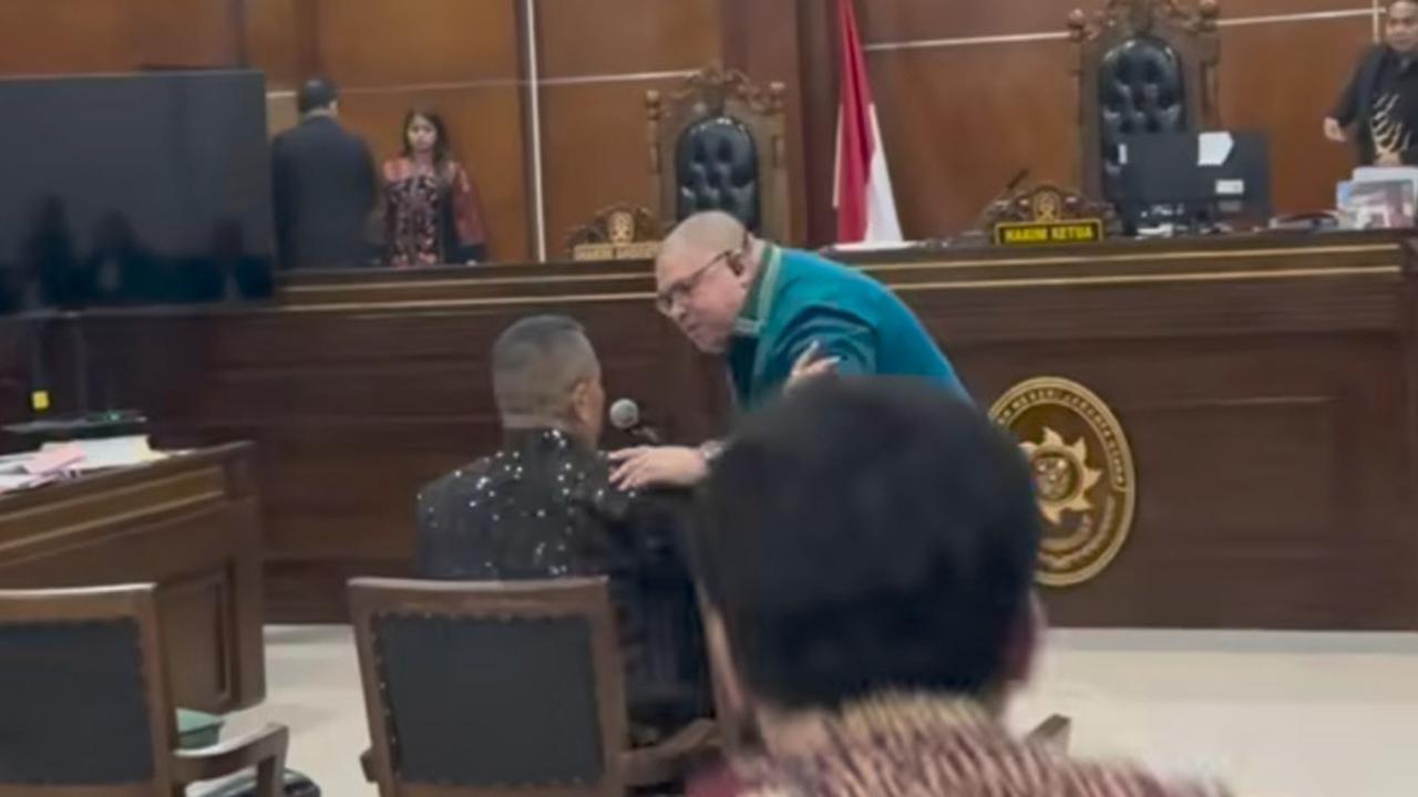 Hotman Minta Kapolri Tahan Razman Nasution dan Firdaus Oiwobo: Kalau Tidak, Rakyat Sedih