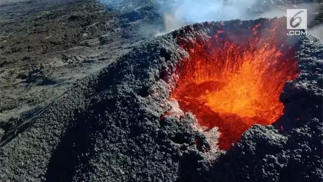Piton De La Fournaise adalah salah satu gunung api paling aktif di dunia, kembali meletus pada 14 juli 2017.