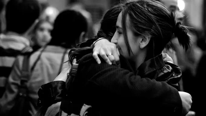 [Bintang] Kata Astrologer: Galau? Bersandar di Bahu 3 Zodiak Ini Saja