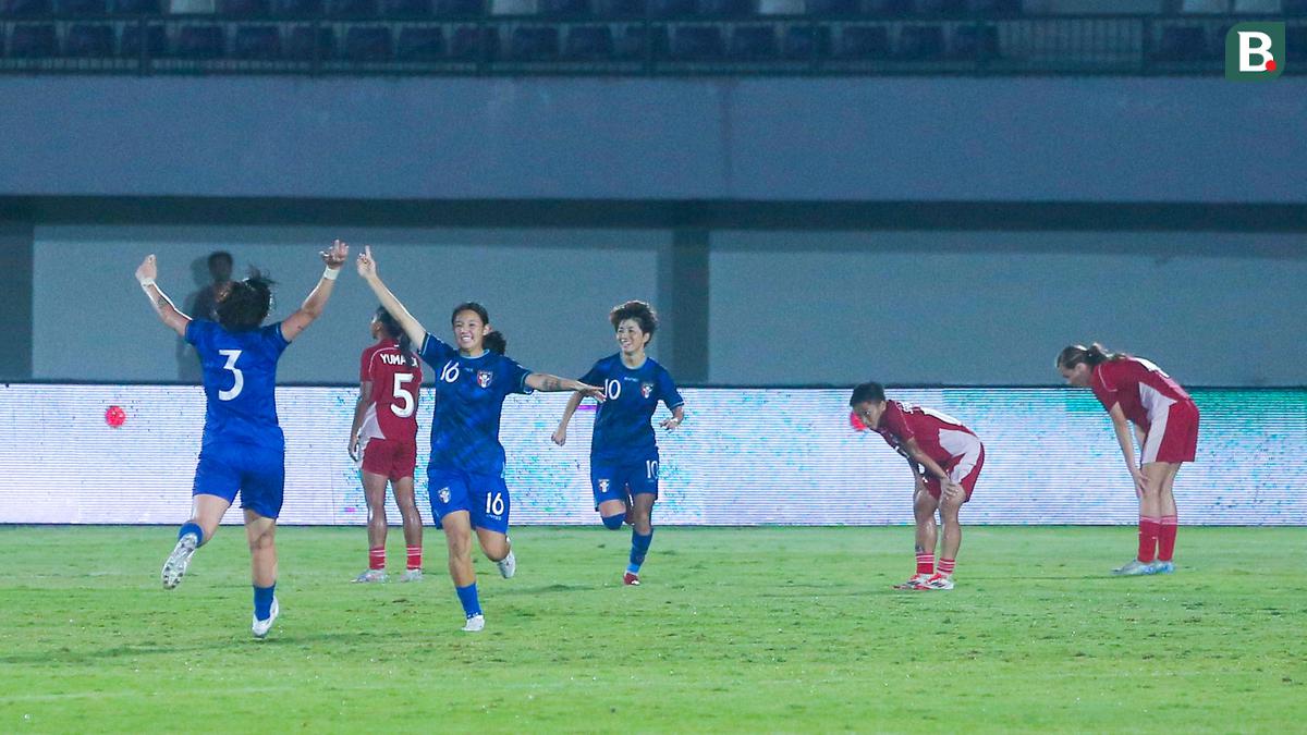 Foto: Kecewa Berat Pemain Timnas Indonesia Setelah Dipastikan Gagal Lolos ke Piala Asia Putri 2026