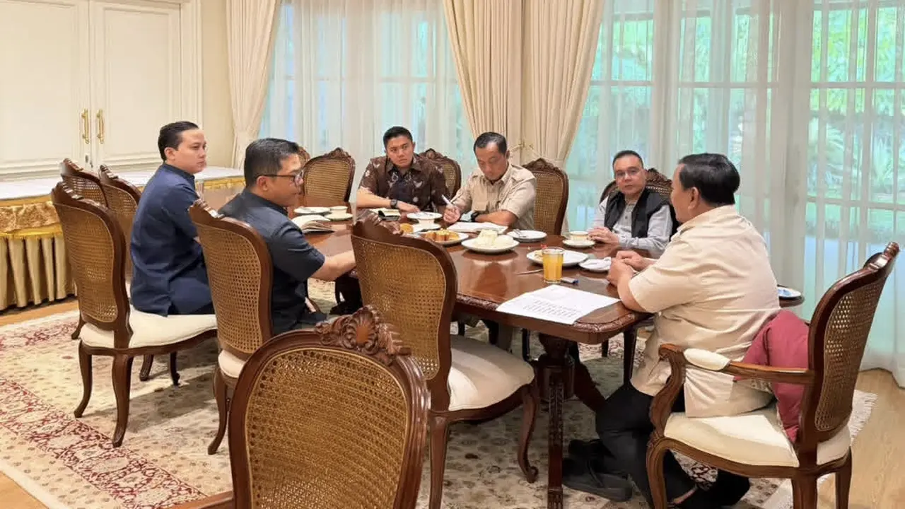 Prabowo Bertemu Sugiono hingga Dasco di Rumah Dinas