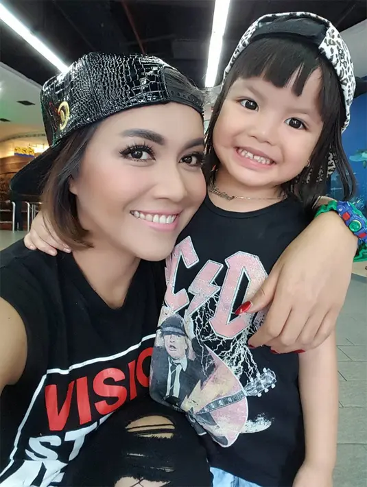 Denada dan Shakira Aurum