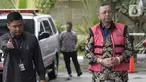 Mantan Dirut PT Asuransi Jiwasraya, Hendrisman Rahim akan menjalani pemeriksaan dari Kejaksaan Agung di Gedung KPK, Jakarta, Senin (20/1/2020). Hendrisman diperiksa sebagai tersangka terkait kasus korupsi PT Asuransi Jiwasraya diperkirakan kerugian negara Rp 13,7 triliun. (merdeka.com/Dwi Narwoko)