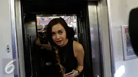 Aura Kasih Beri Sinyal Dinikahi Glenn Fredly