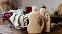 How to Hand Wash Clothes Correctly in 8 Easy Steps