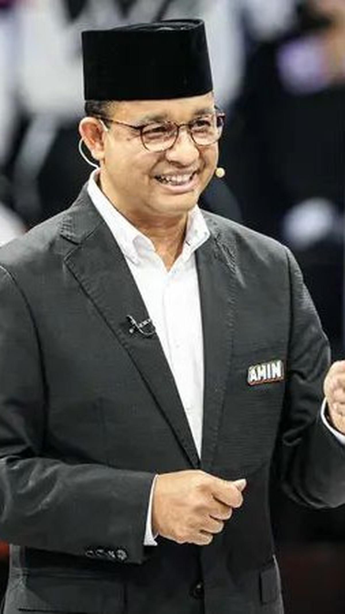Ya, sosok pemuda yang berhasil meluluhkan Ibu Tien agar bersedia diwawancara adalah Anies Baswedan. <br>