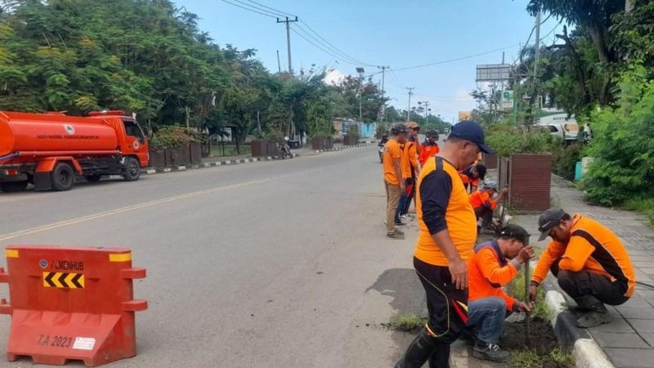 BPBD Gencarkan Pembersihan Saluran Air Labuan Bajo, Antisipasi Genangan Musim Hujan