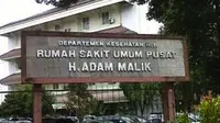 RSUP Haji Adam Malik untuk saat ini juga sedang merawat 7 Pasien Dalam Pengawasan (PDP). Total, pasien positif dan PDP yang dirawat di ruang isolasi RSUP Haji Adam Malik berjumlah 14 orang.