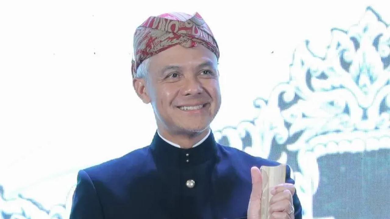 Kegiatan ini turut dihadiri juga Ketua DPP PDIP, Ribka Tjiptaning; Ketua DPD PDIP Banten Ade Sumardi; Sekretaris Asep Rahmatullah dan Bendahara Marinus Gea serta pengurus DPC dan PAC se-Provinsi Banten.<br>