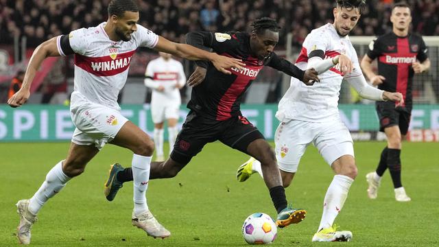 Foto: Aksi Spartan Pemain Bayer Leverkusen Saat Menaklukkan Stuttgart, Apa Itu Menyerah