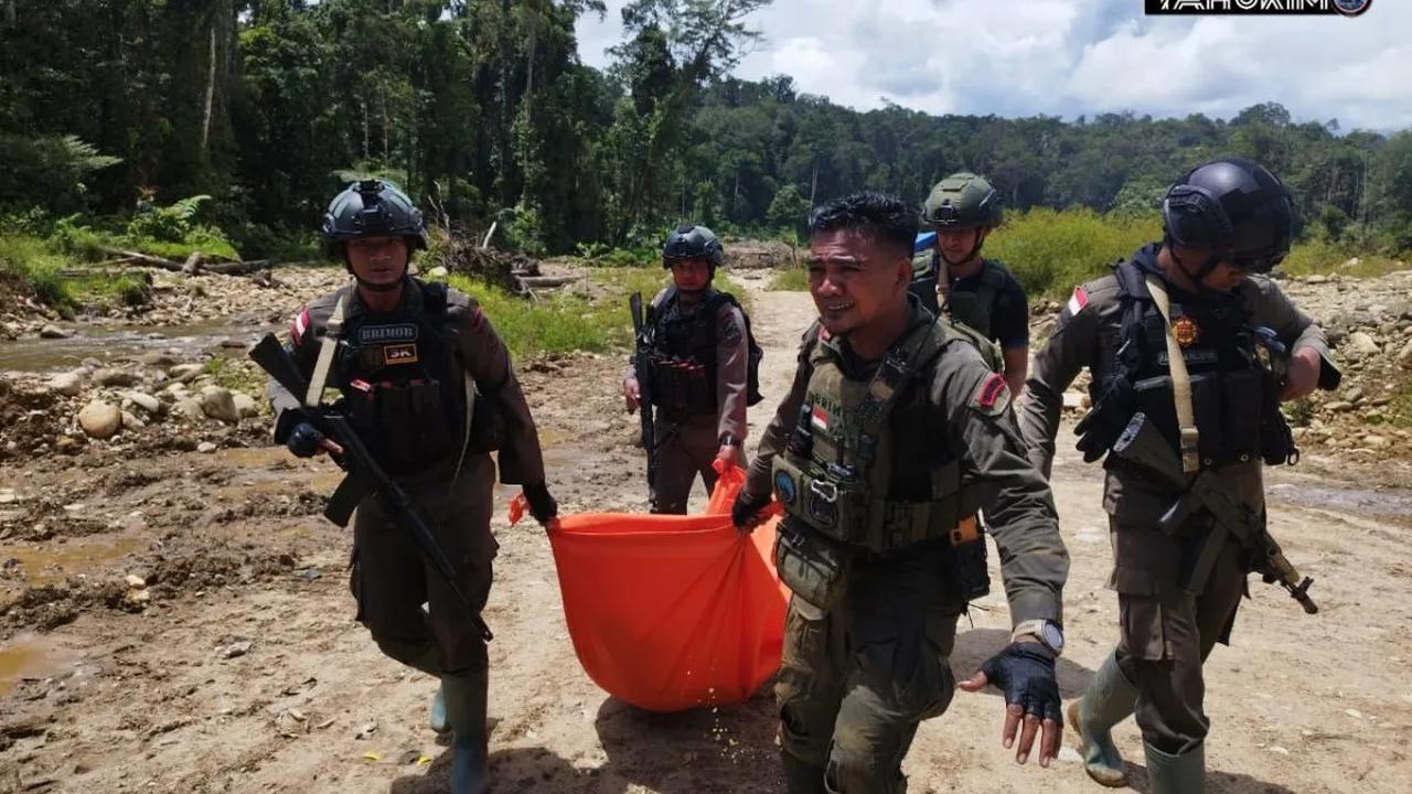 Kapolda pun menghimbau masyarakat yang mencari nafkah tidak mengambil risiko yang berbahaya.