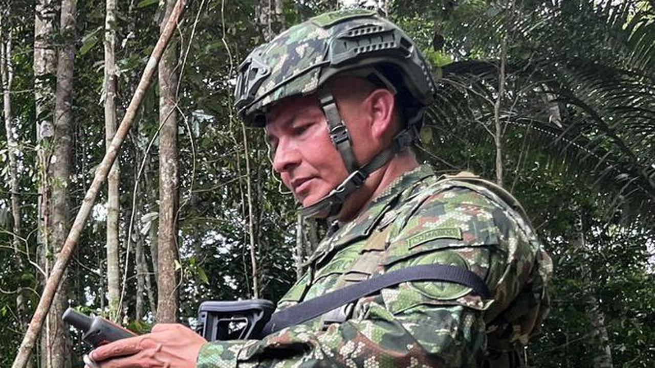Menurut pejabat, empat bocah bersama ibunya itu melarikan diri dari ancaman kelompok bersenjata.