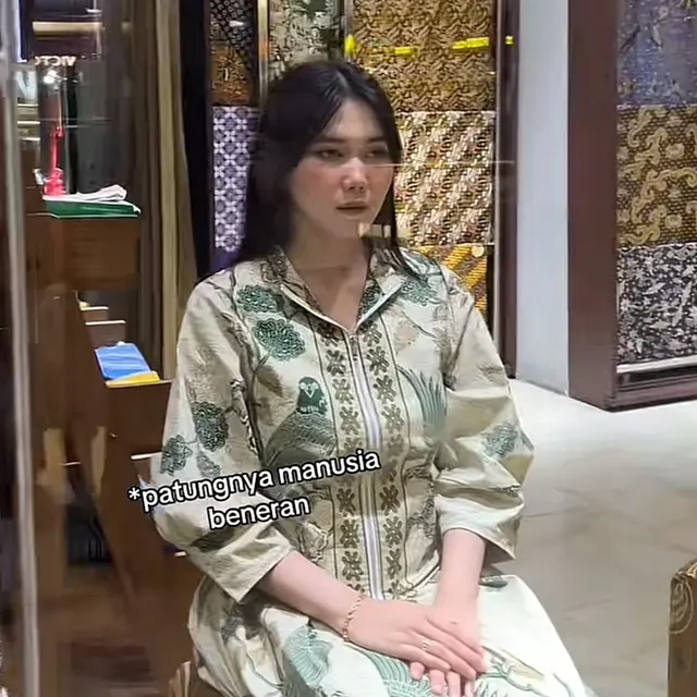Viral Toko dengan Manekin Manusia Sungguhan di Purwokerto Bikin Syok Pengunjung. (Dok: TikTok @putrixdur_ )